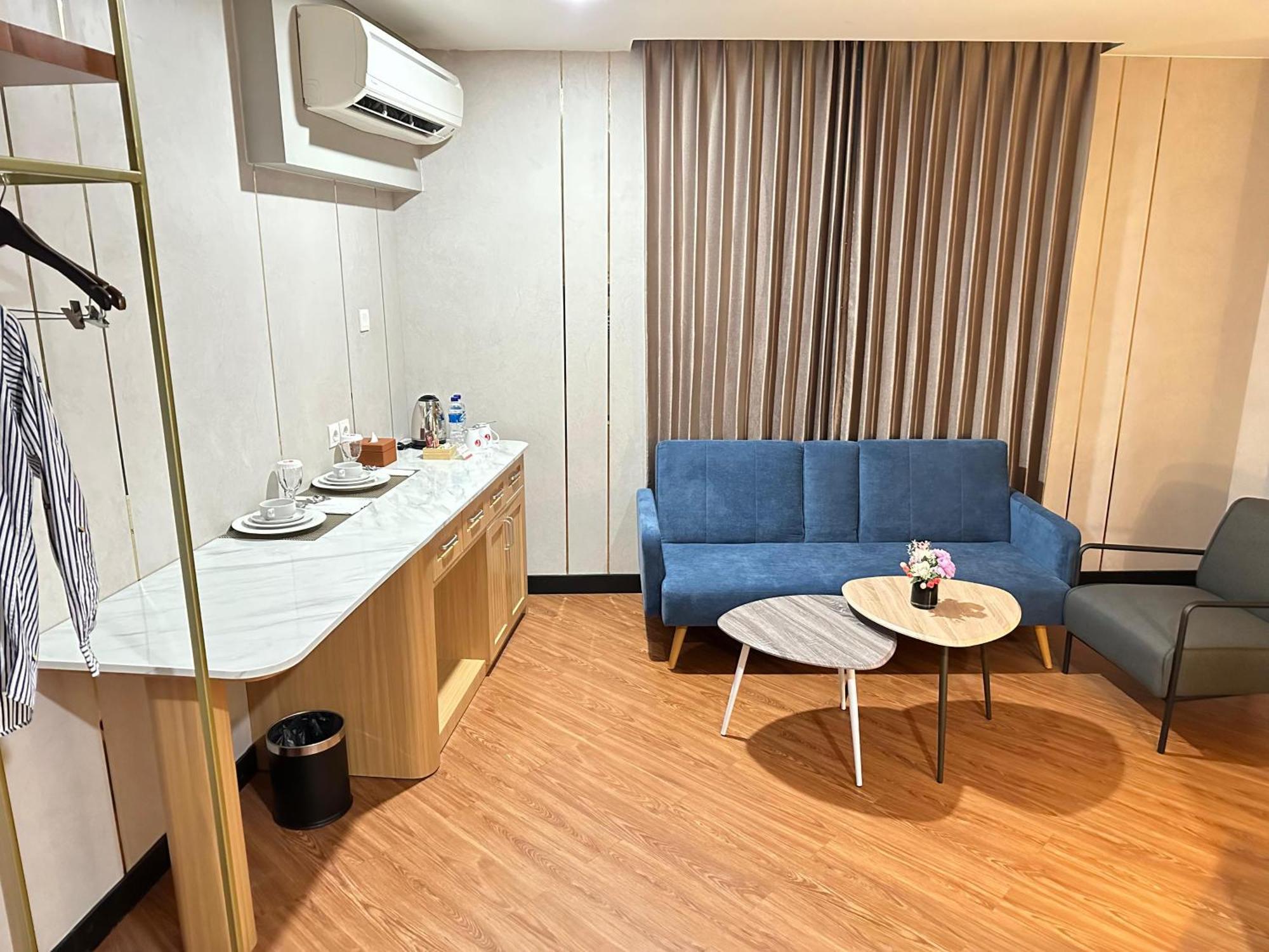 D'Primahotel Jemursari Surabaya Buitenkant foto