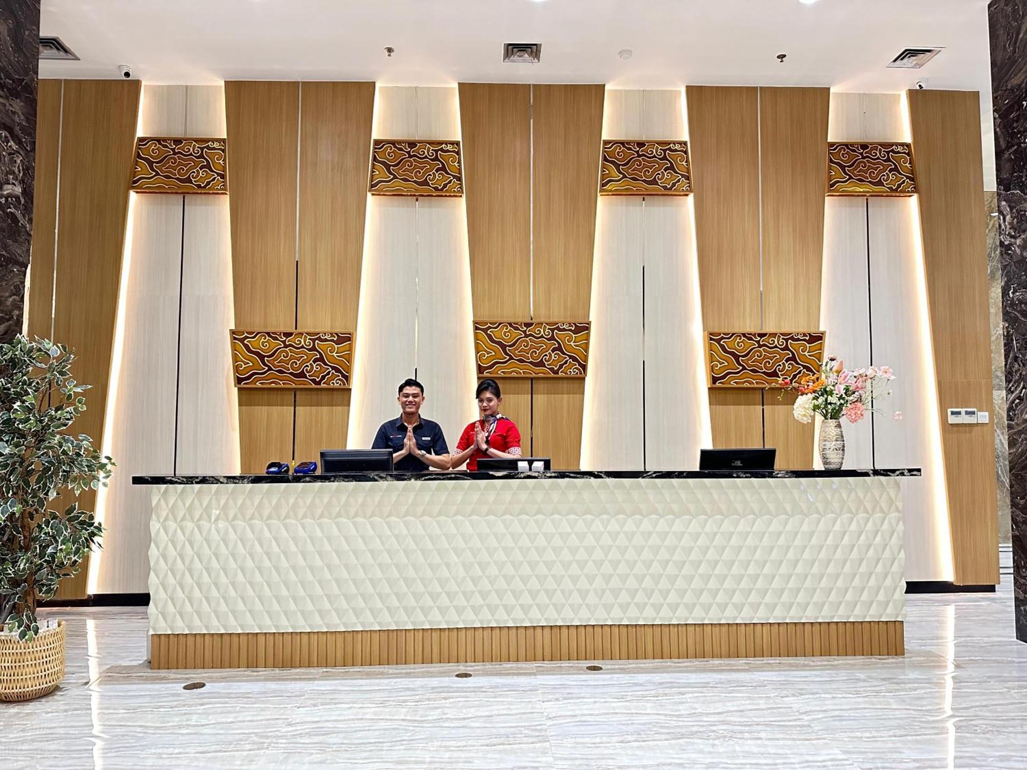 D'Primahotel Jemursari Surabaya Buitenkant foto