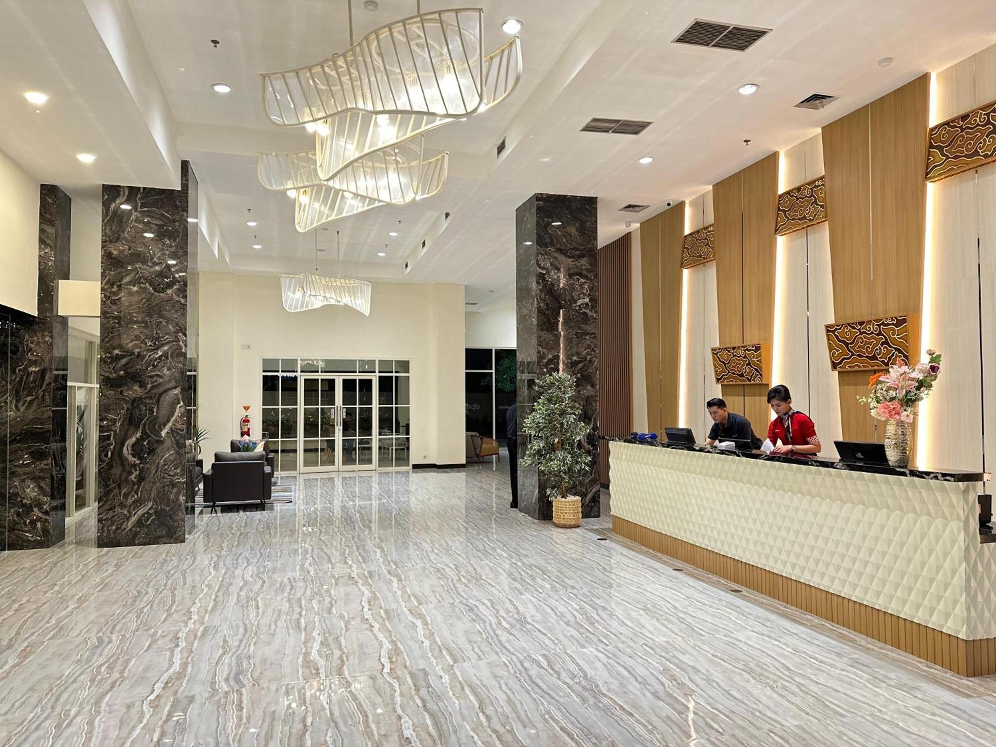 D'Primahotel Jemursari Surabaya Buitenkant foto
